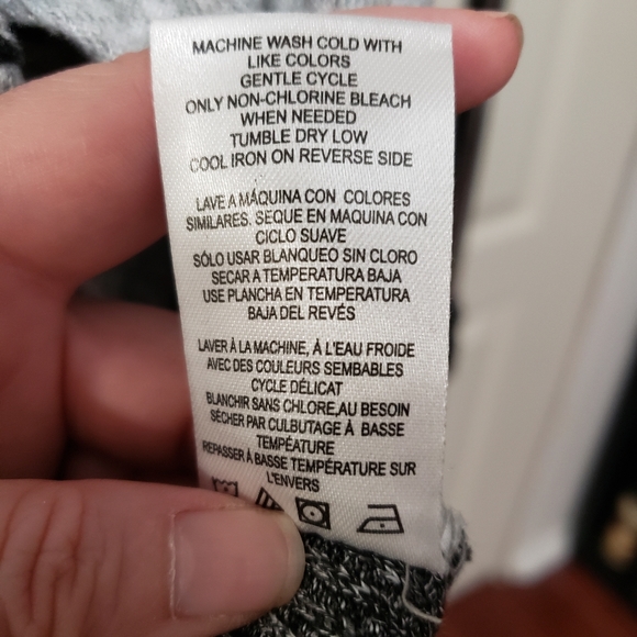 Absolutly Famous Black/Grey Leopard Print Sweater w Peephole Neck… - Picture 5 of 5